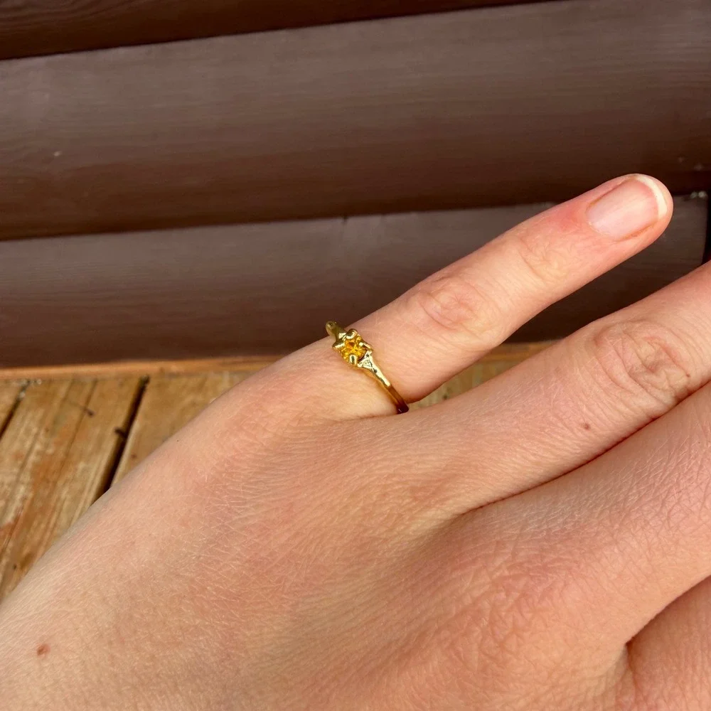 Yellow Gold Tone Round Amber Citrine Stone Ring Womens Sz 4.5 Minimalist Dainty